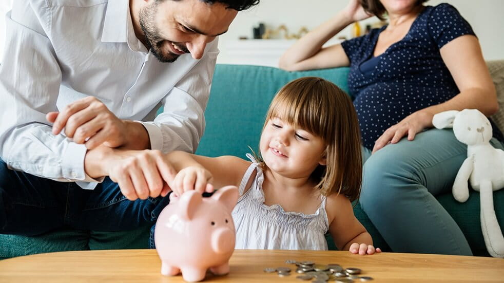 How to save money on Christmas: a family saving money